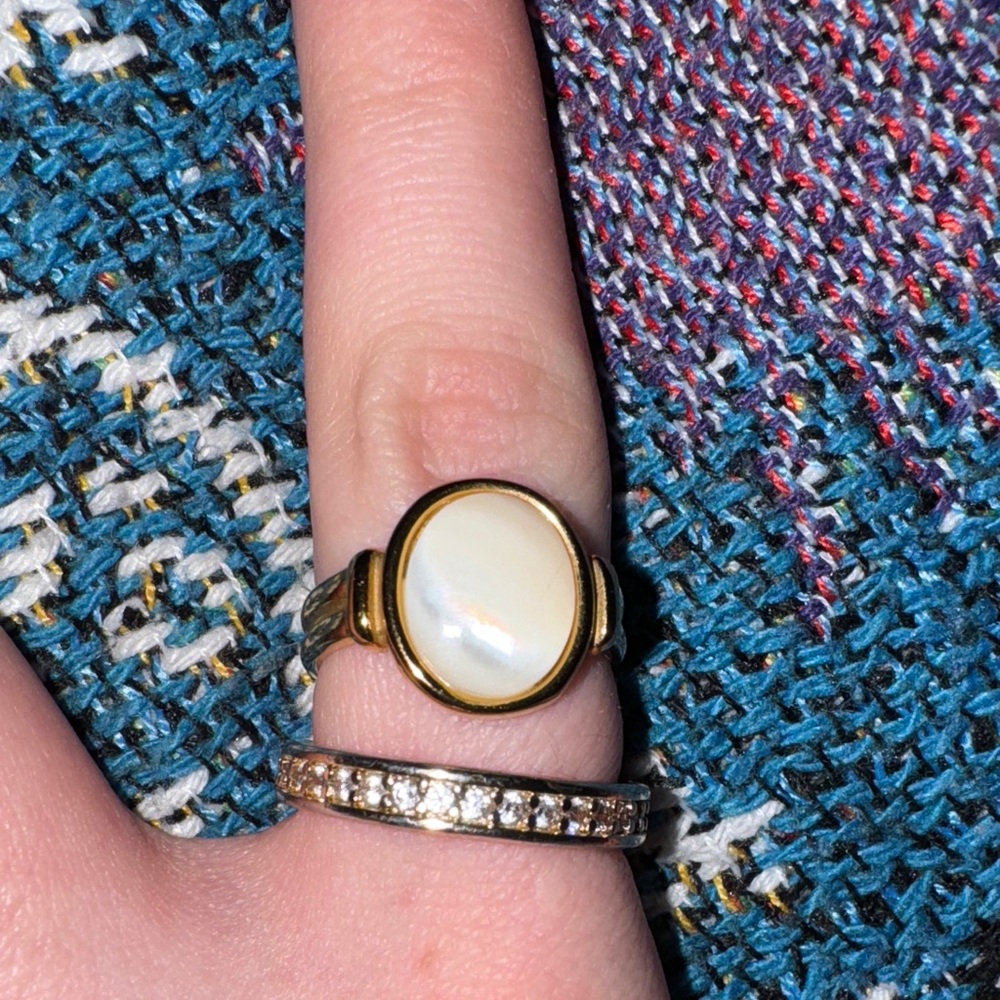 Elegant Gold Women's Ring Matching Set
